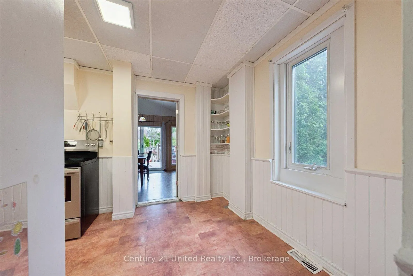 Photo 14 of 665 Frank Street, Peterborough, Otonabee Ward 1 — HOMEH