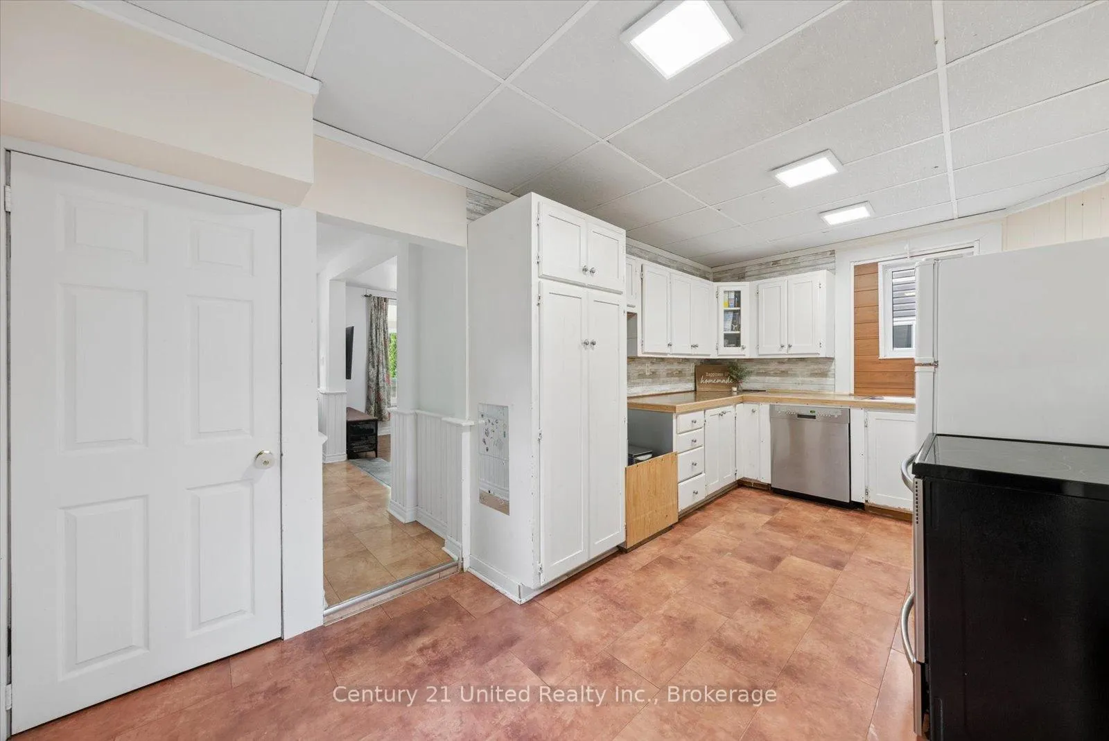 Photo 15 of 665 Frank Street, Peterborough, Otonabee Ward 1 — HOMEH