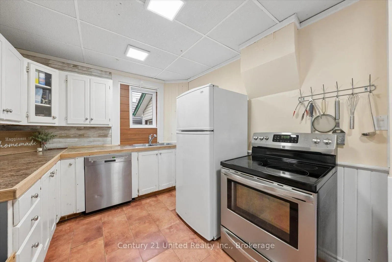 Photo 17 of 665 Frank Street, Peterborough, Otonabee Ward 1 — HOMEH
