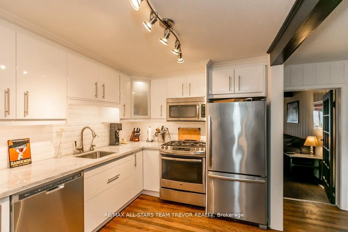 Photo 2 of 263 Pleasant Boulevard, Georgina, Keswick South — HOMEH