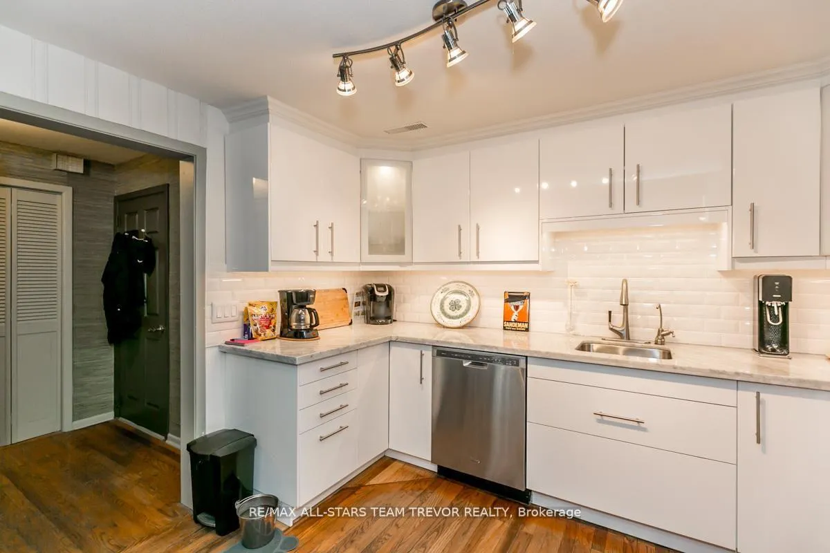 Photo 4 of 263 Pleasant Boulevard, Georgina, Keswick South — HOMEH