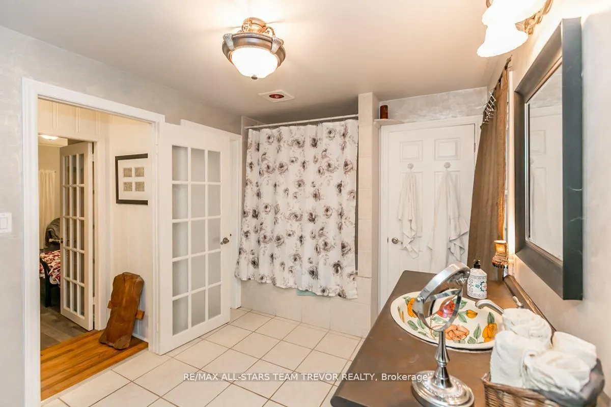 Photo 23 of 263 Pleasant Boulevard, Georgina, Keswick South — HOMEH