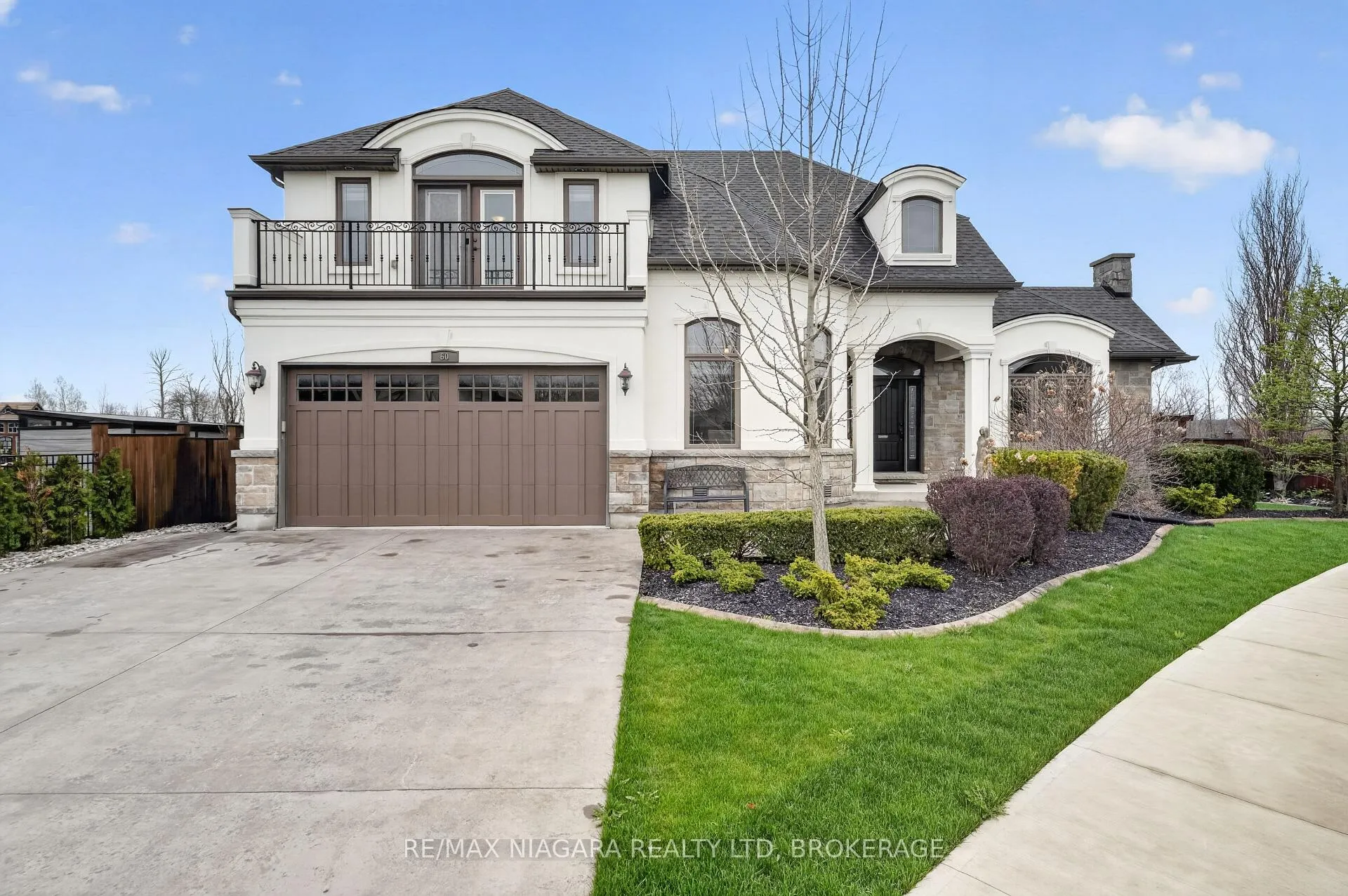 Photo 2 of 60 Mackenzie King Avenue, St. Catharines, Secord Woods — HOMEH