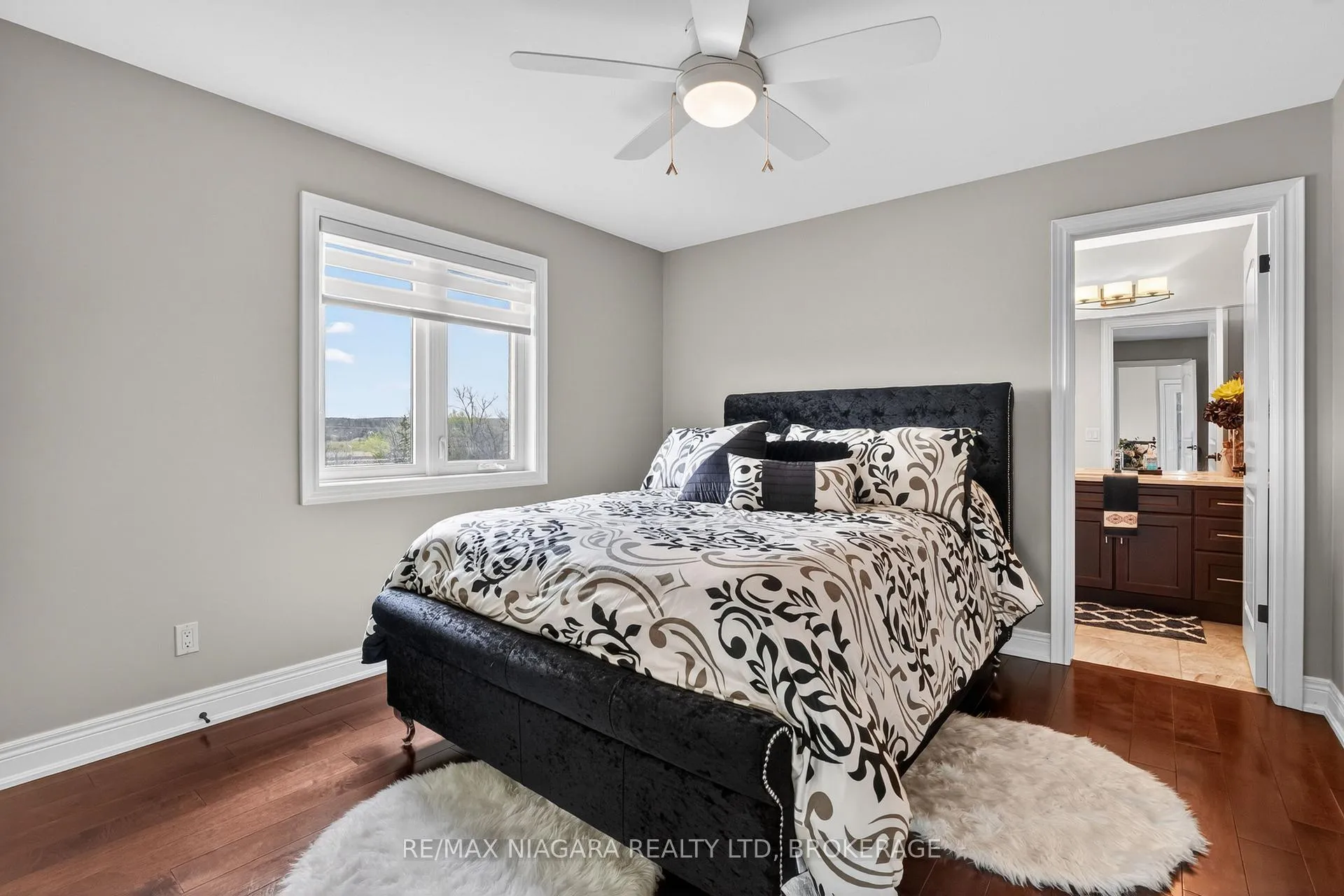 Photo 22 of 60 Mackenzie King Avenue, St. Catharines, Secord Woods — HOMEH