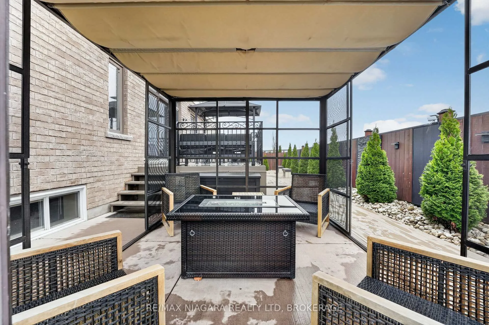 Photo 39 of 60 Mackenzie King Avenue, St. Catharines, Secord Woods — HOMEH