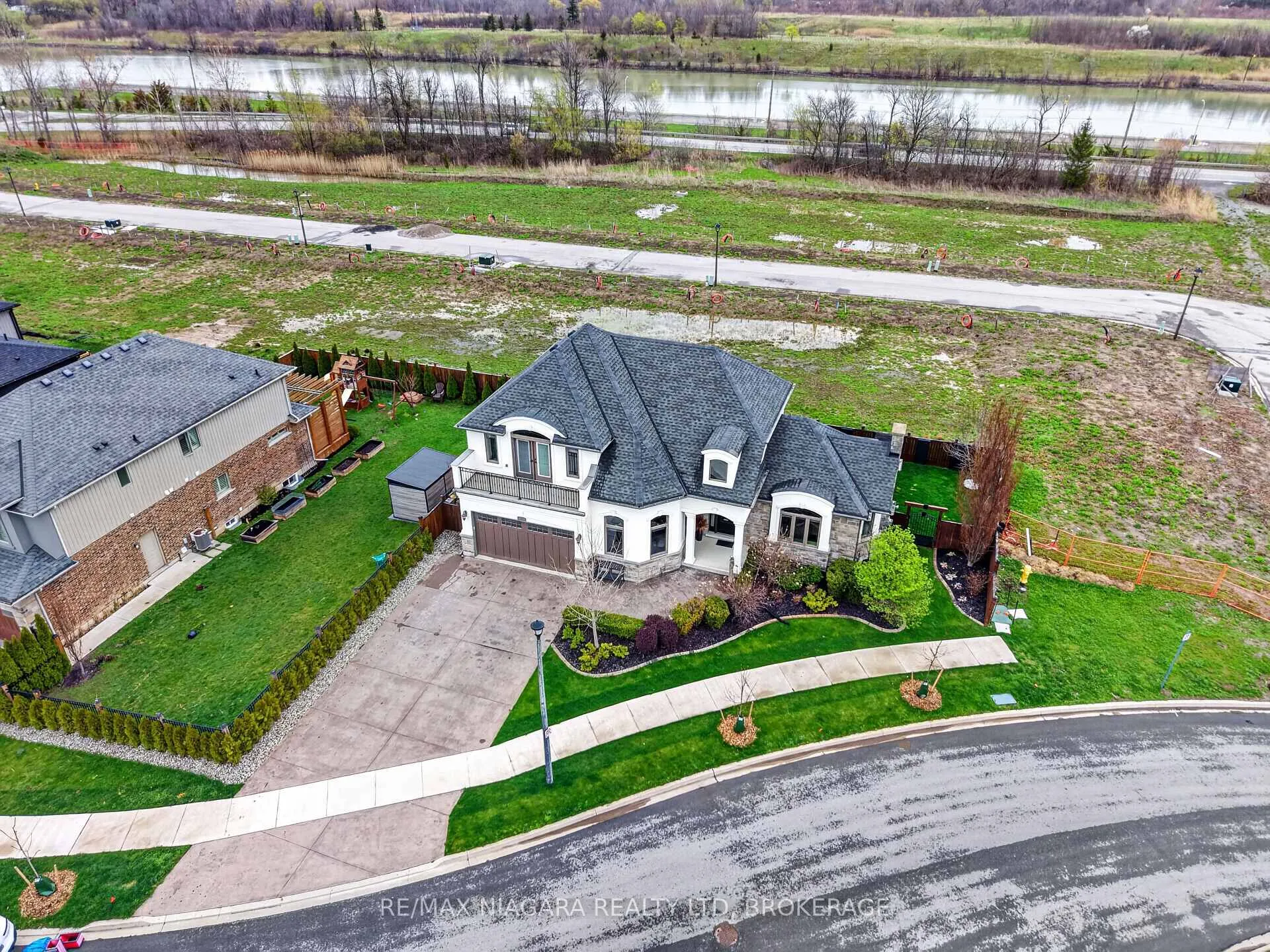 Photo 48 of 60 Mackenzie King Avenue, St. Catharines, Secord Woods — HOMEH