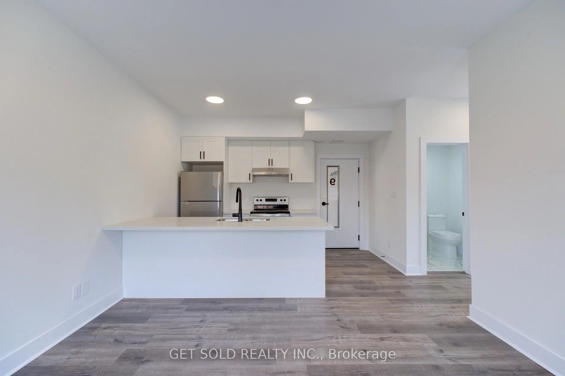 Photo 5 of Unit 9, 6701 Thorold Stone Road, Niagara Falls, Stamford — HOMEH