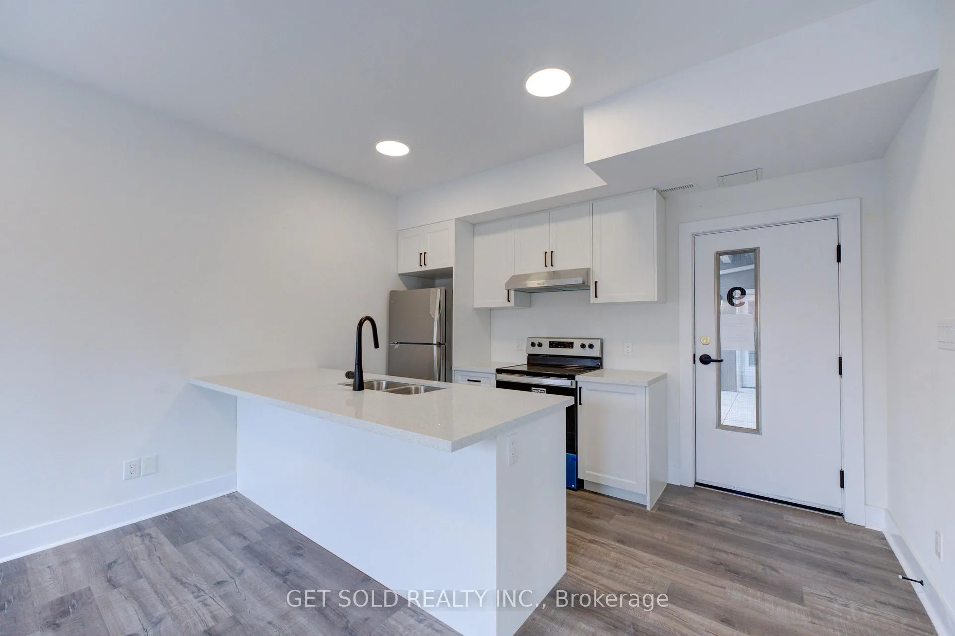 Photo 6 of Unit 9, 6701 Thorold Stone Road, Niagara Falls, Stamford — HOMEH