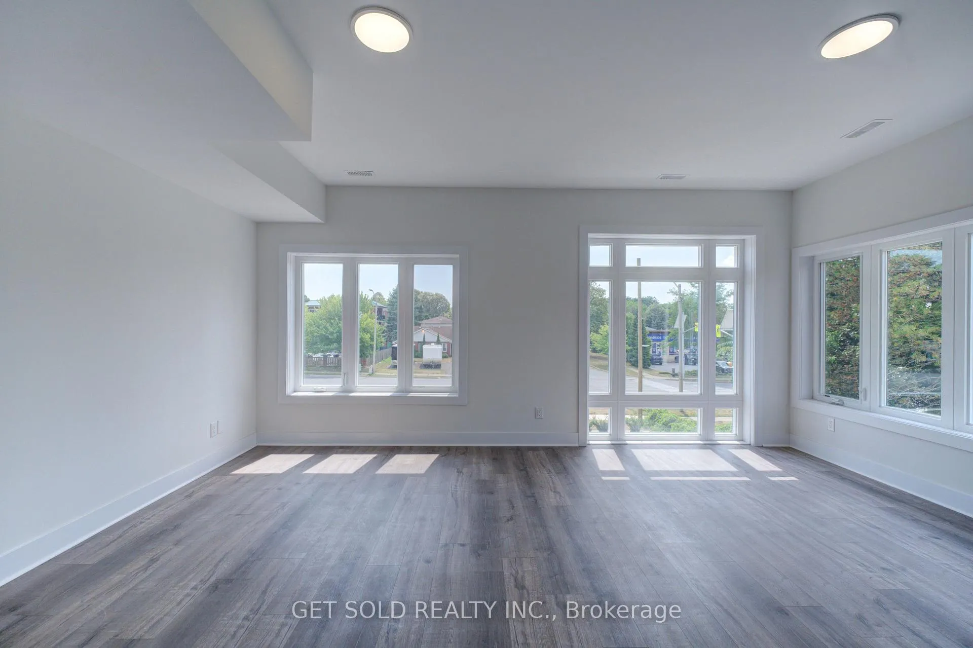 Photo 11 of Unit 9, 6701 Thorold Stone Road, Niagara Falls, Stamford — HOMEH
