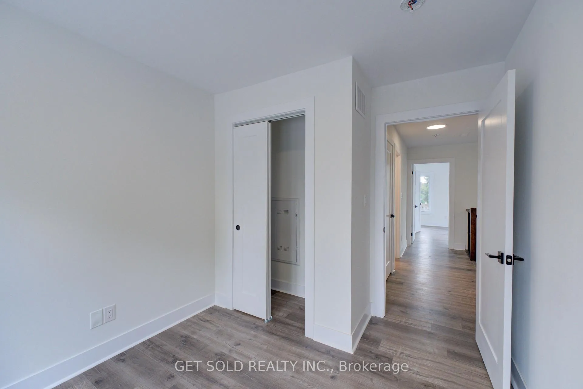 Photo 17 of Unit 9, 6701 Thorold Stone Road, Niagara Falls, Stamford — HOMEH
