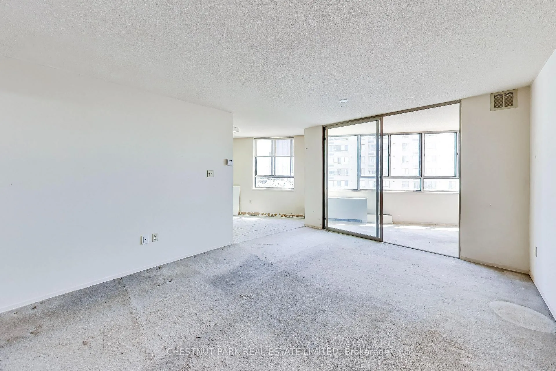 Photo 4 of Unit 906, 270 Queens Quay W, Toronto, Waterfront Communities — HOMEH