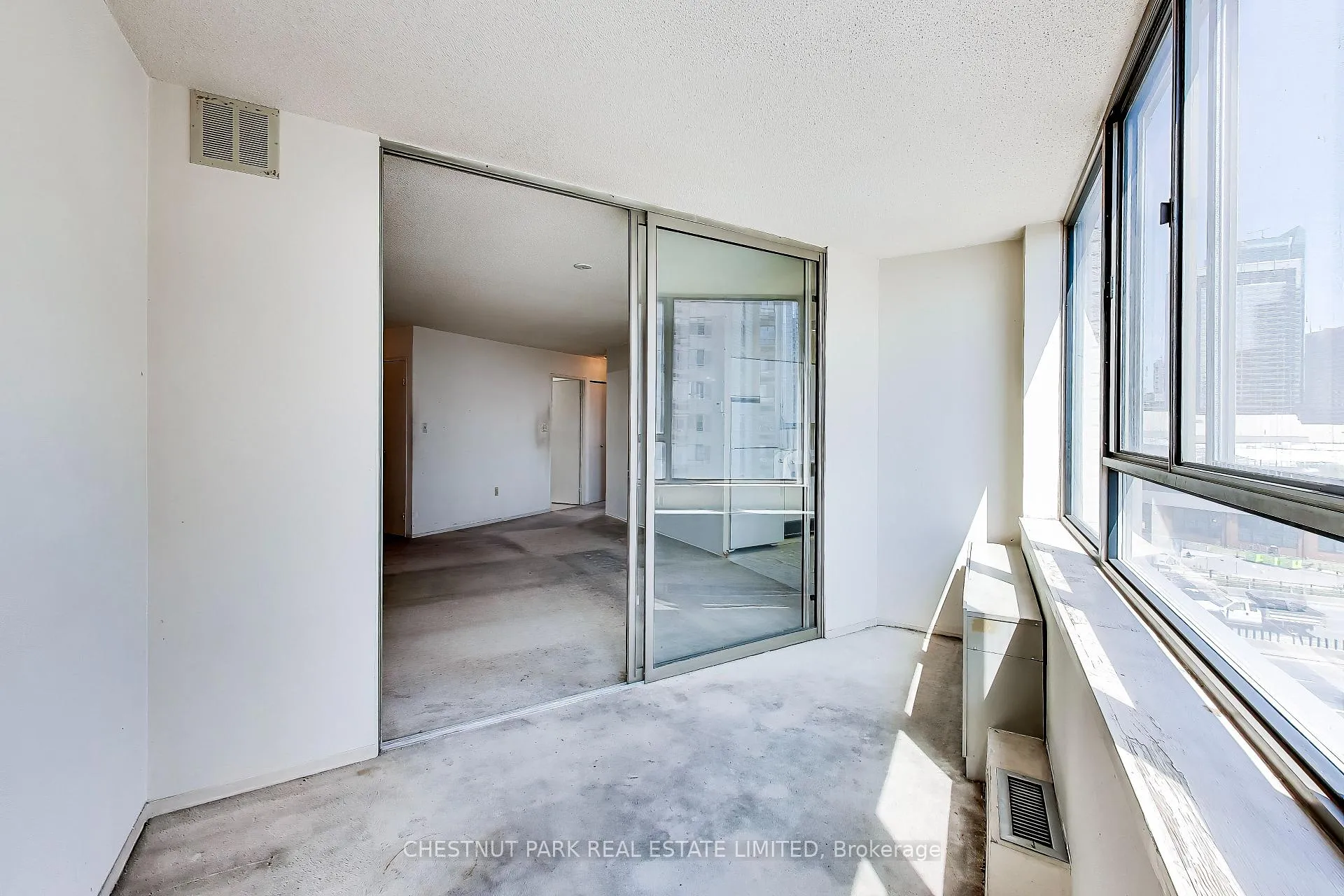 Photo 12 of Unit 906, 270 Queens Quay W, Toronto, Waterfront Communities — HOMEH