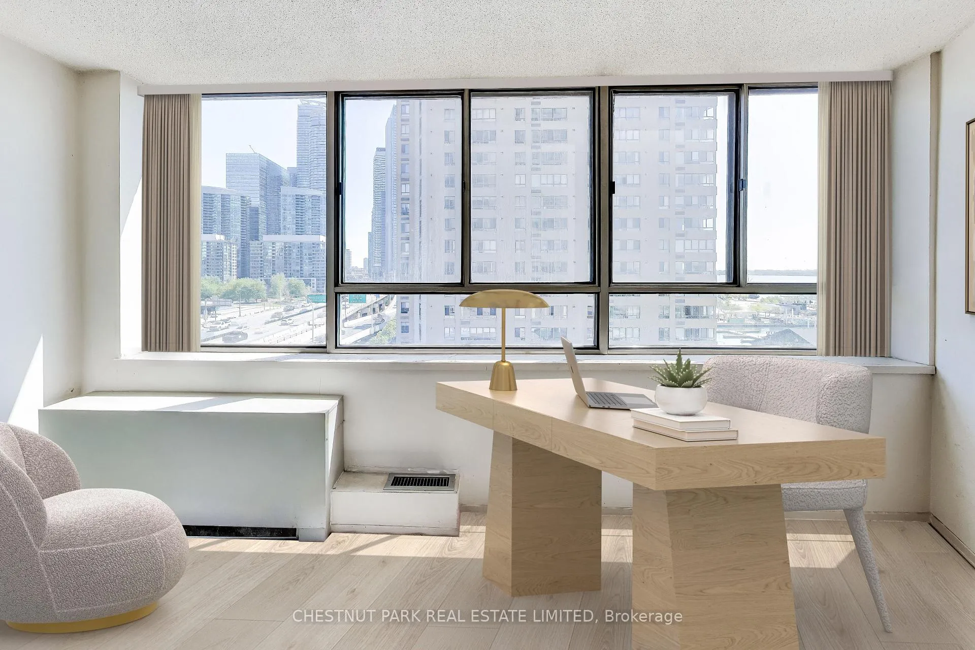 Photo 13 of Unit 906, 270 Queens Quay W, Toronto, Waterfront Communities — HOMEH