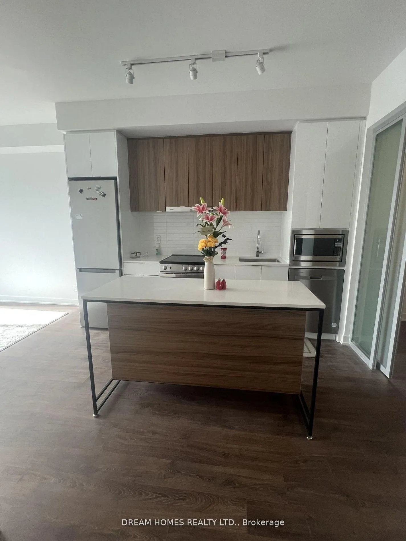 Photo 5 of Unit 3303, 30 Upper Mall Way, Vaughan, Brownridge — HOMEH