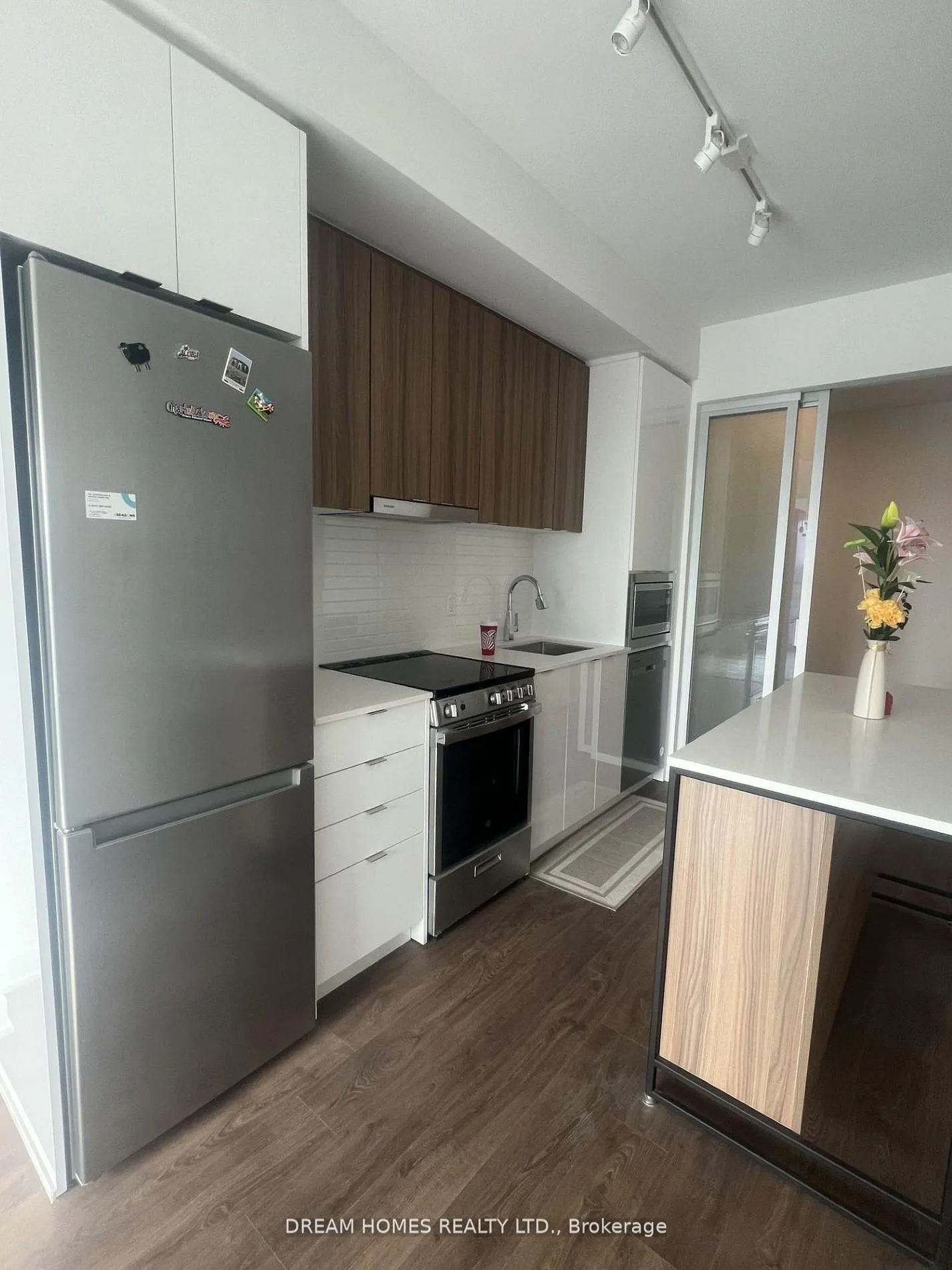 Photo 7 of Unit 3303, 30 Upper Mall Way, Vaughan, Brownridge — HOMEH