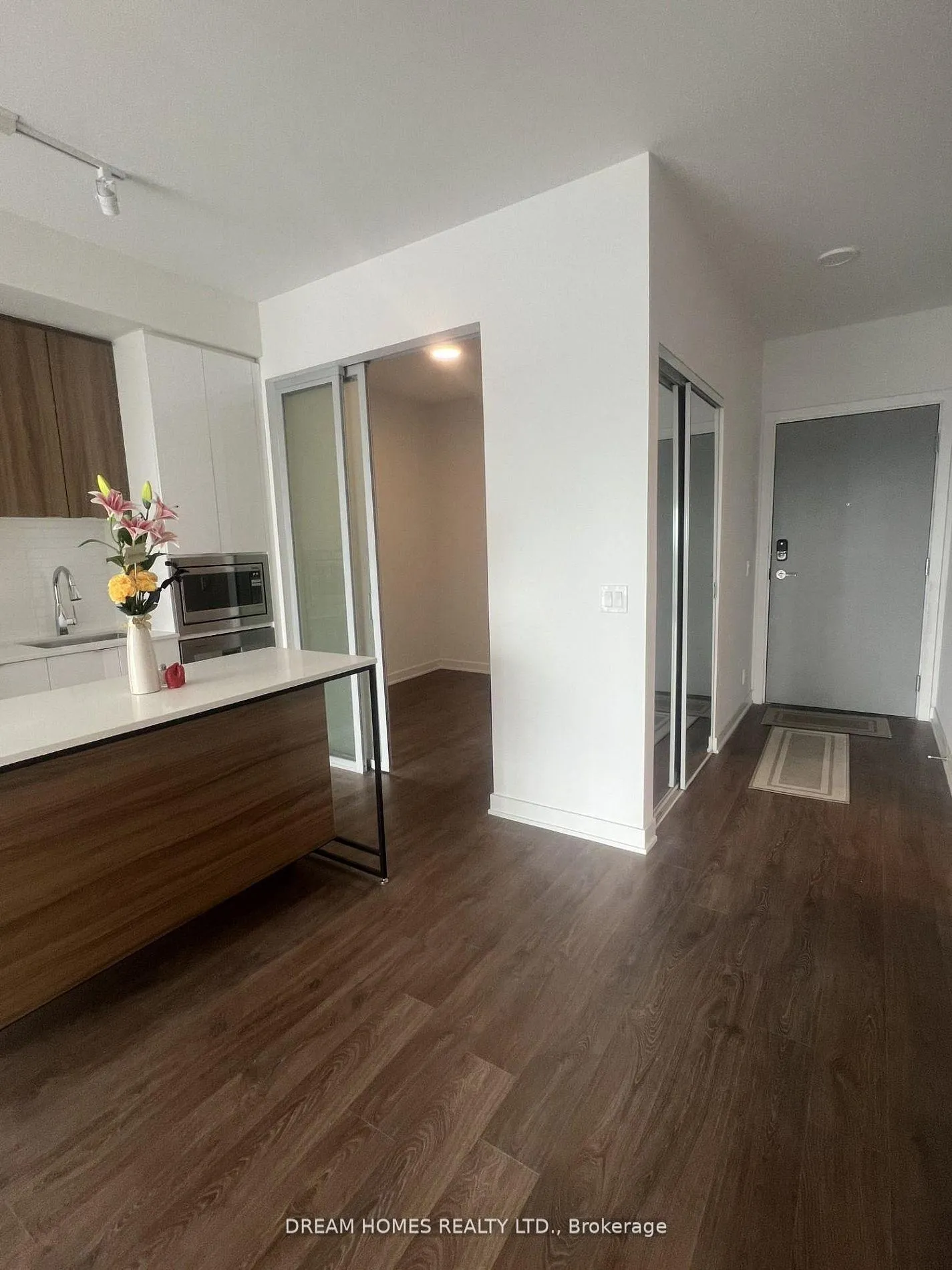 Photo 9 of Unit 3303, 30 Upper Mall Way, Vaughan, Brownridge — HOMEH