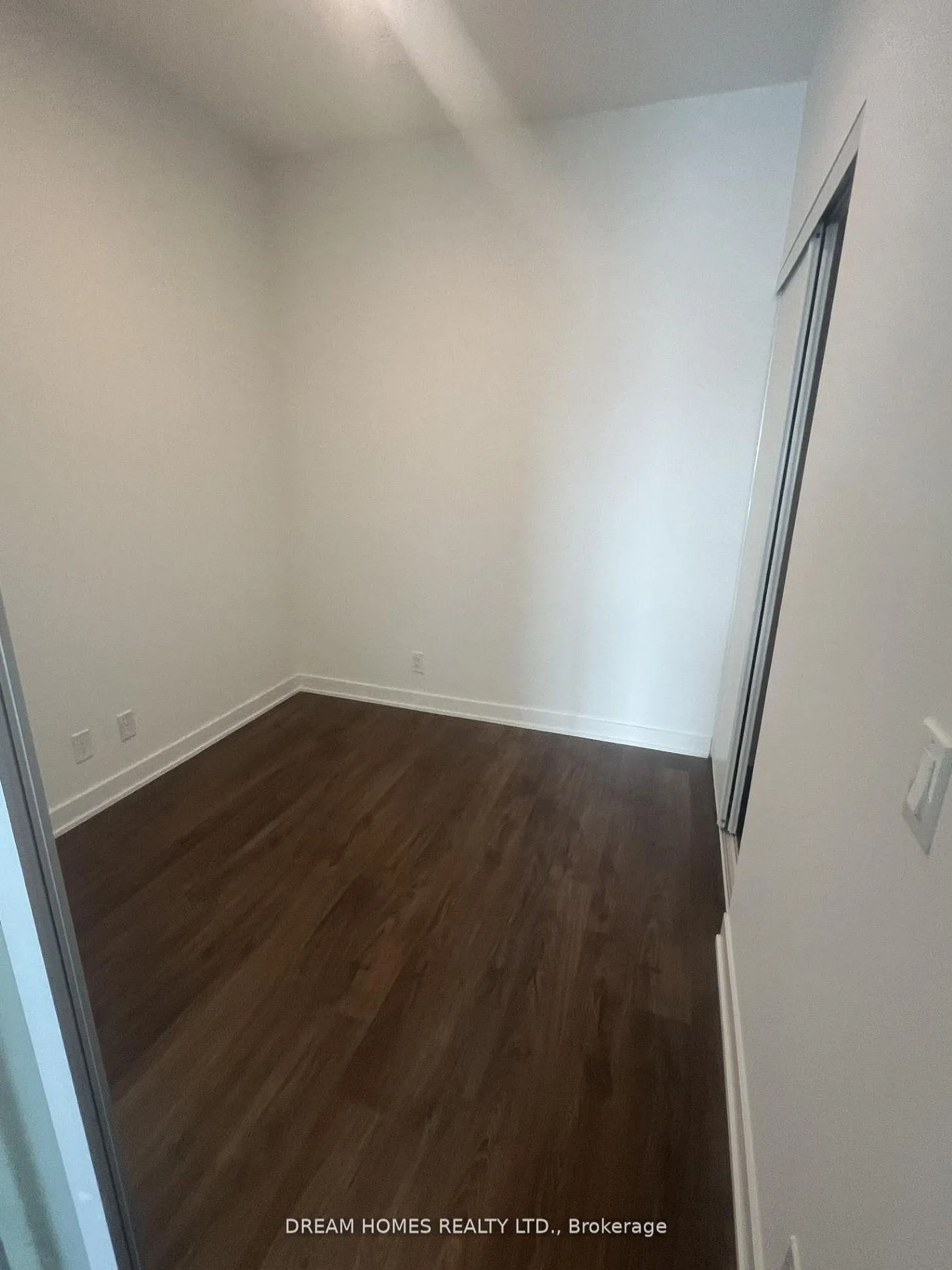 Photo 10 of Unit 3303, 30 Upper Mall Way, Vaughan, Brownridge — HOMEH
