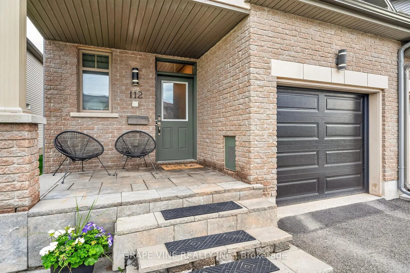 Photo 2 of 112 Hawkshaw Crescent, Ottawa, Barrhaven - Cedargrove/Fraserdale — HOMEH