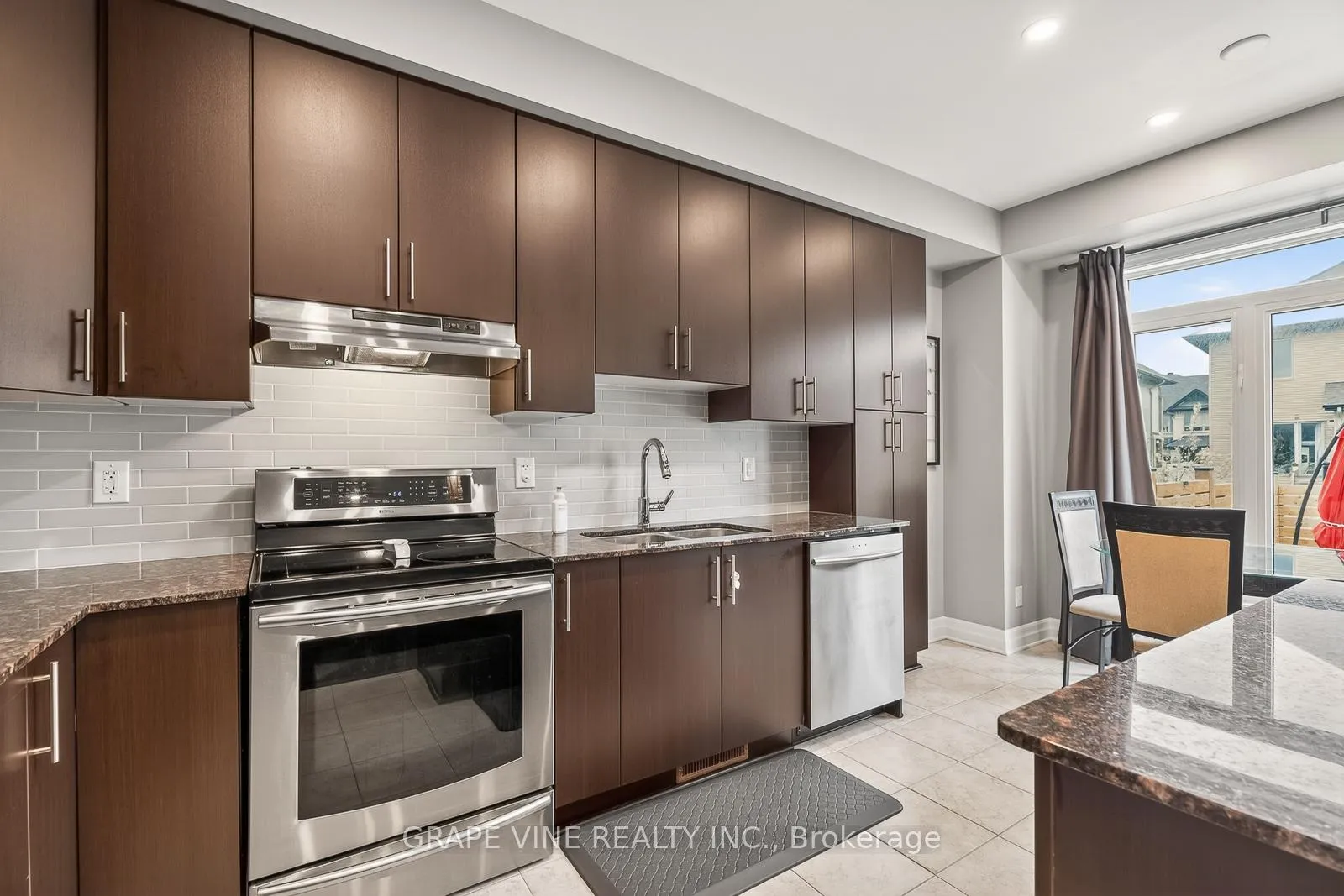 Photo 14 of 112 Hawkshaw Crescent, Ottawa, Barrhaven - Cedargrove/Fraserdale — HOMEH