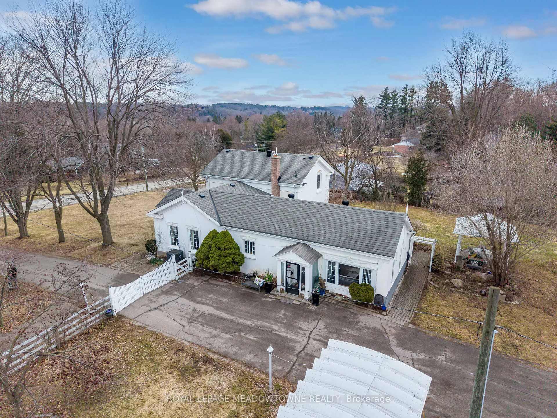 Photo 4 of 152 Confederation Street, Halton Hills, Glen Williams — HOMEH