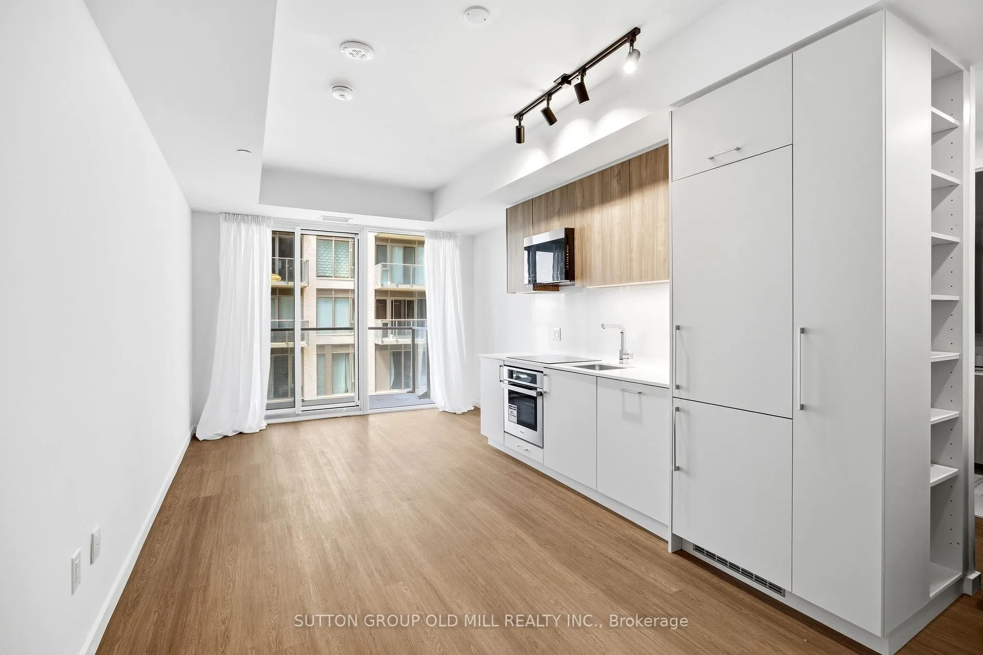 Photo 6 of Unit 329, 689 The Queensway, Etobicoke, Stonegate-Queensway — HOMEH