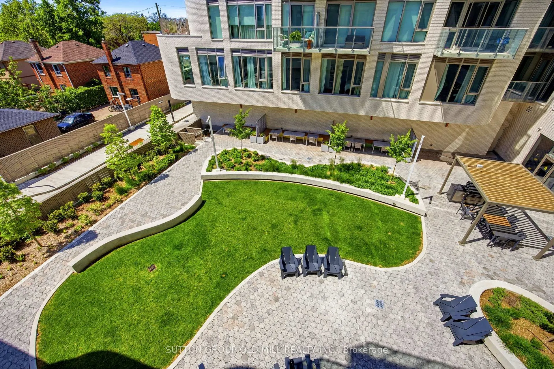 Photo 9 of Unit 329, 689 The Queensway, Etobicoke, Stonegate-Queensway — HOMEH