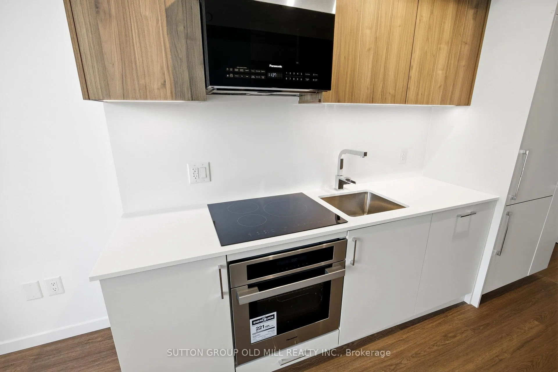 Photo 12 of Unit 329, 689 The Queensway, Etobicoke, Stonegate-Queensway — HOMEH