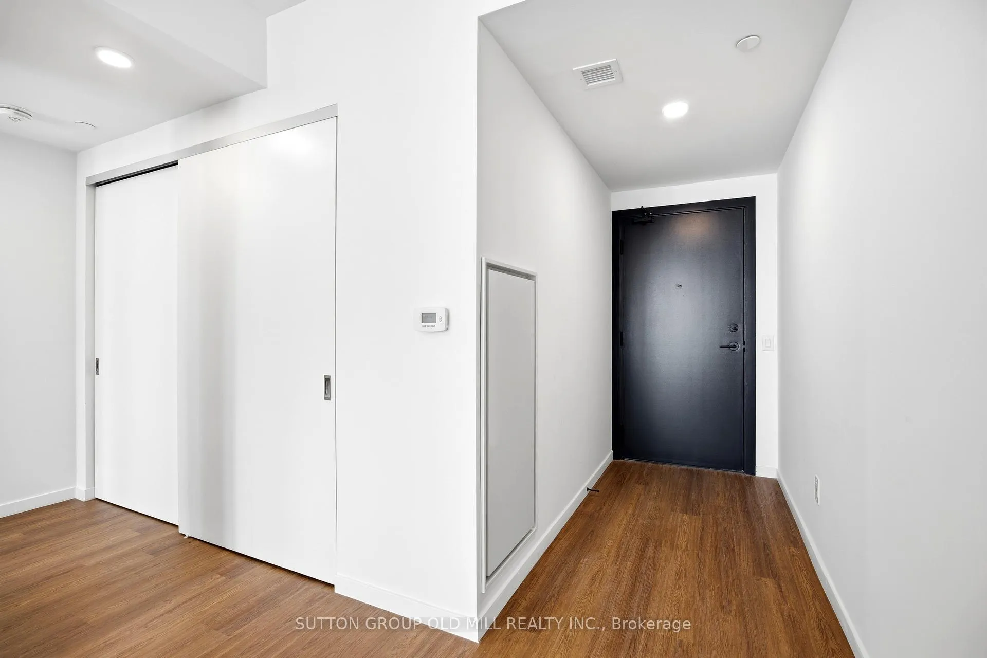 Photo 13 of Unit 329, 689 The Queensway, Etobicoke, Stonegate-Queensway — HOMEH