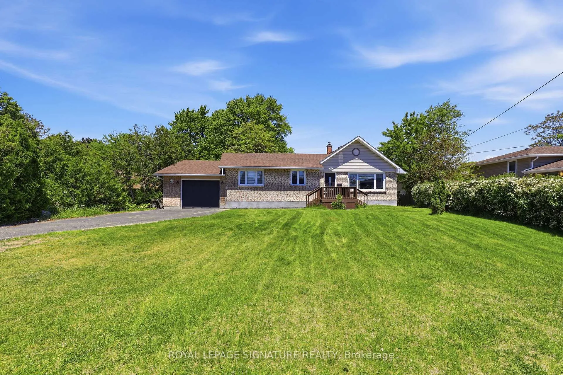 Photo 2 of 1114 Lakeshore Road, Sarnia — HOMEH