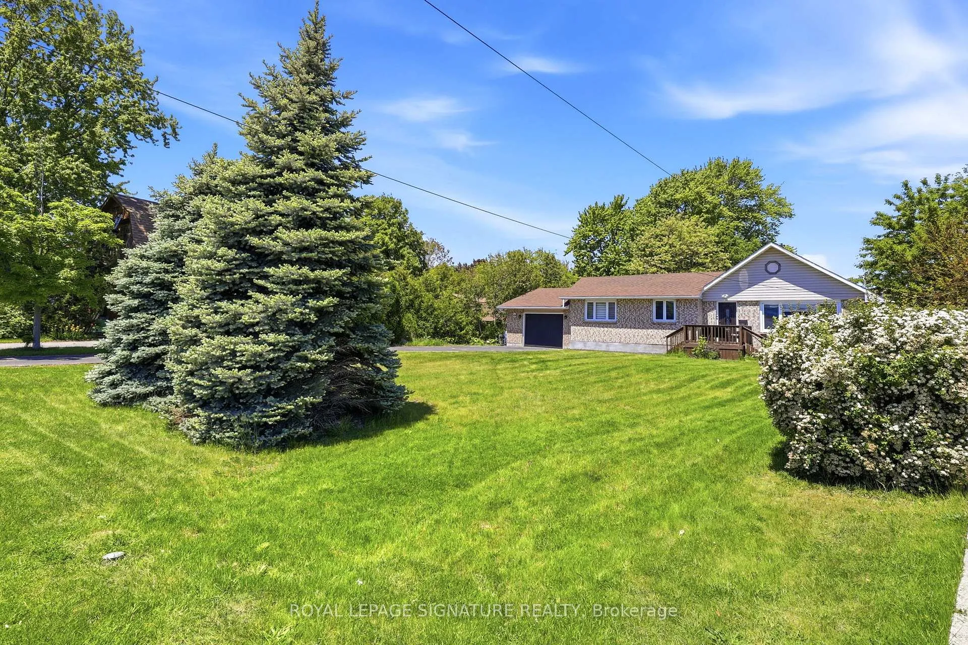 Photo 3 of 1114 Lakeshore Road, Sarnia — HOMEH