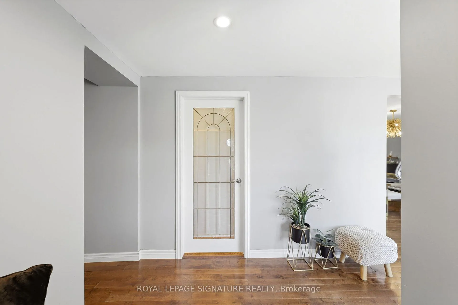Photo 7 of 1114 Lakeshore Road, Sarnia — HOMEH