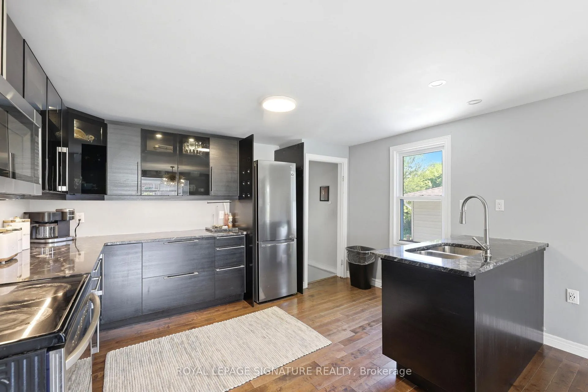 Photo 12 of 1114 Lakeshore Road, Sarnia — HOMEH