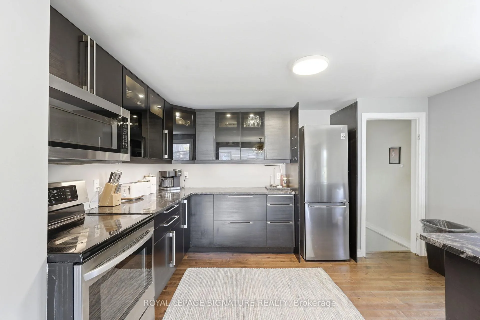 Photo 14 of 1114 Lakeshore Road, Sarnia — HOMEH