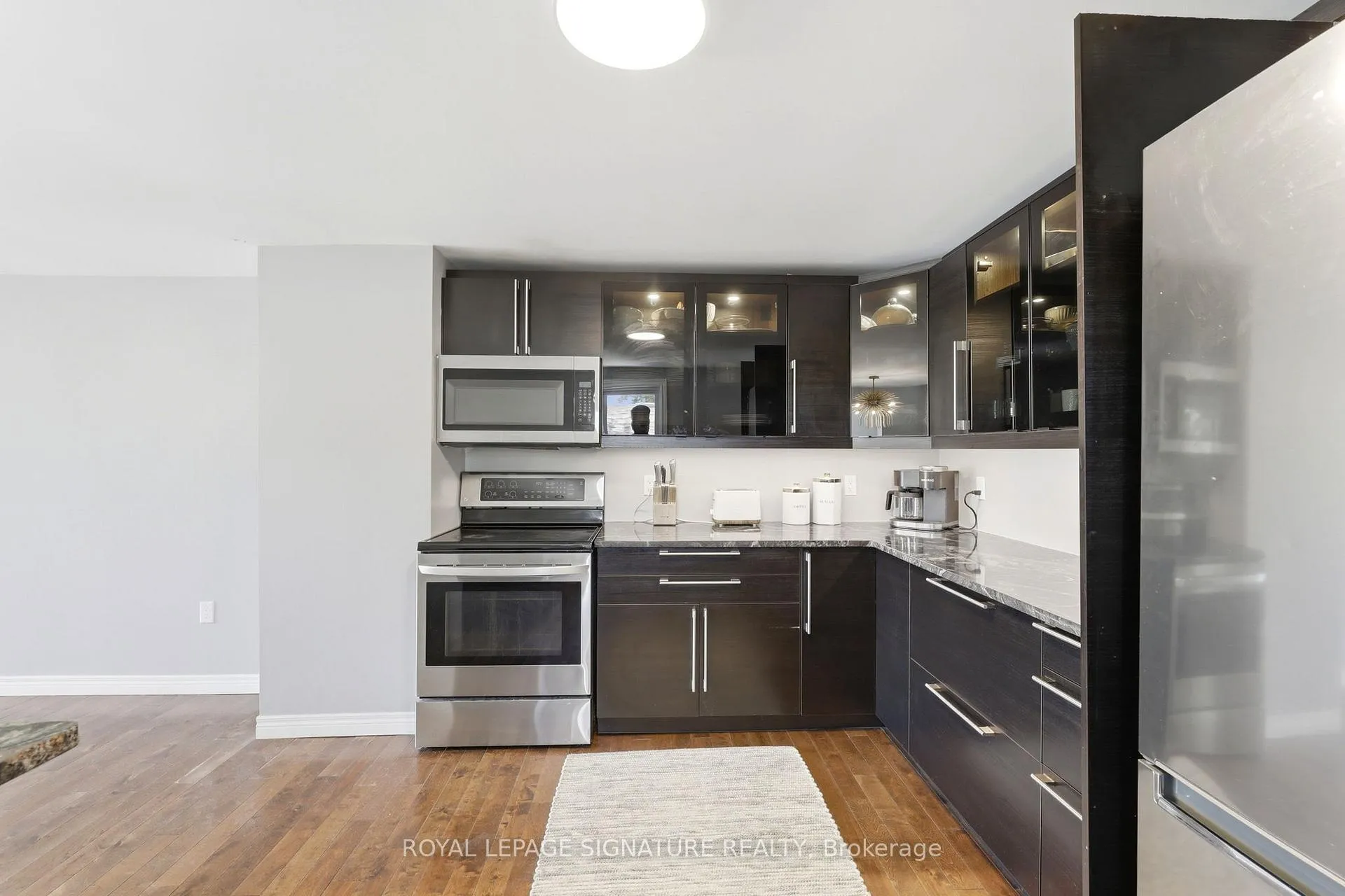 Photo 16 of 1114 Lakeshore Road, Sarnia — HOMEH