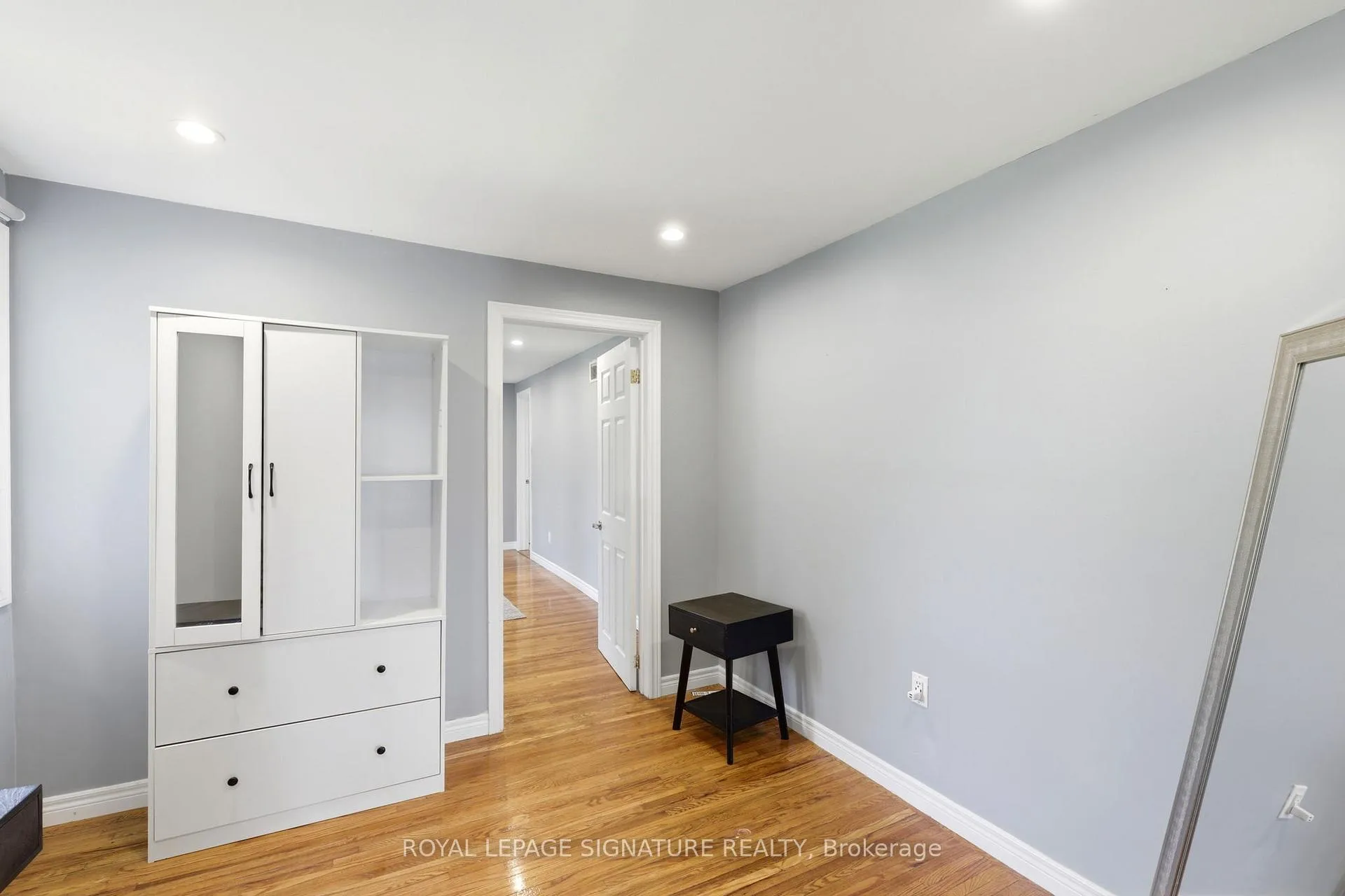 Photo 22 of 1114 Lakeshore Road, Sarnia — HOMEH
