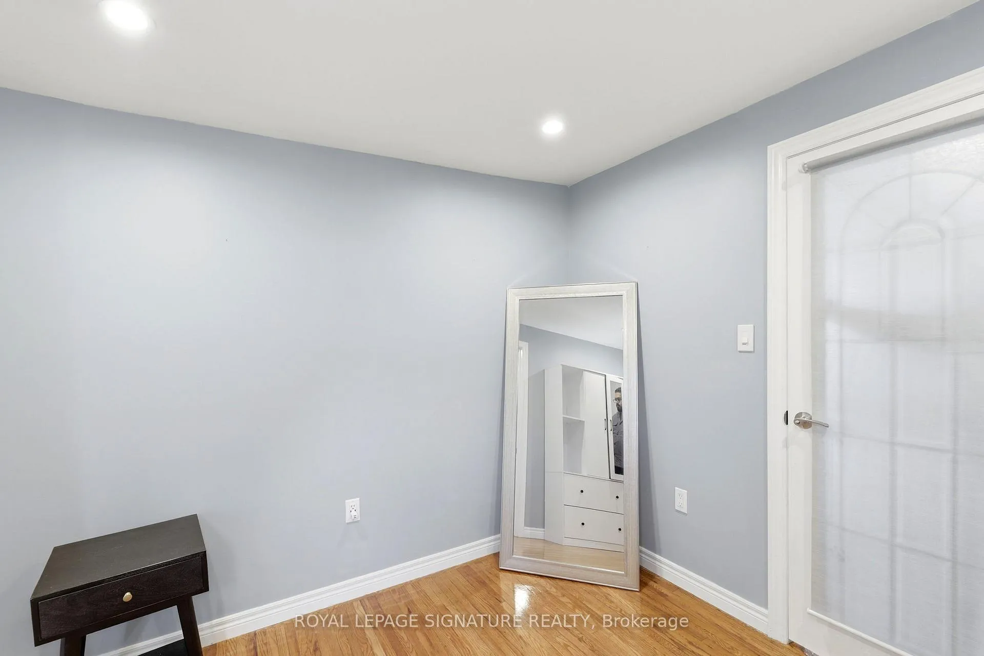 Photo 23 of 1114 Lakeshore Road, Sarnia — HOMEH
