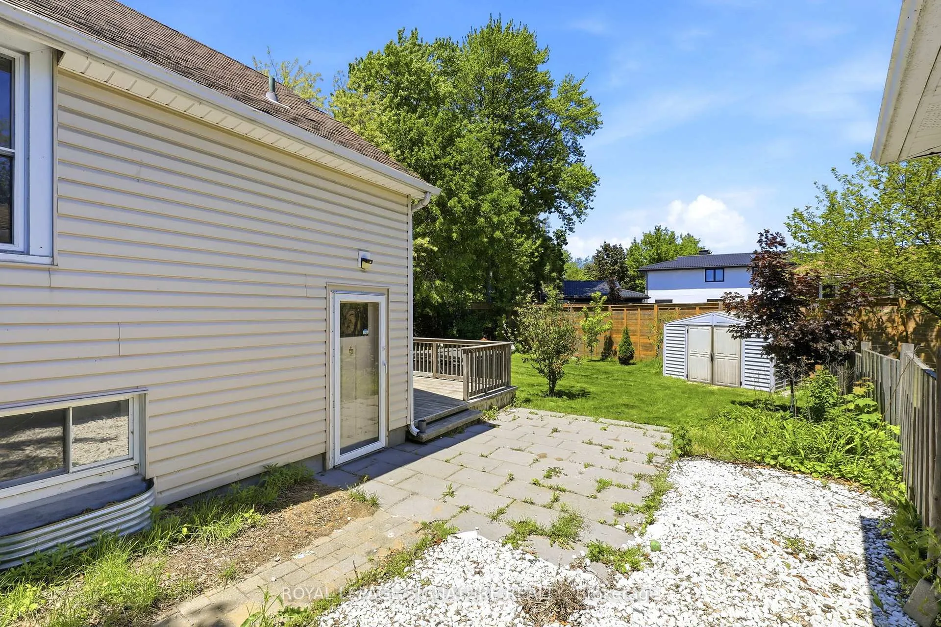 Photo 38 of 1114 Lakeshore Road, Sarnia — HOMEH