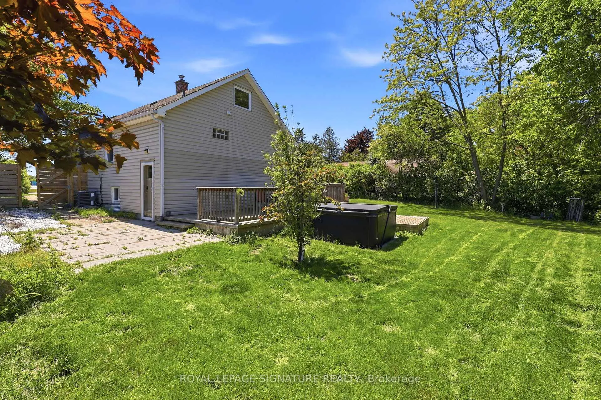 Photo 39 of 1114 Lakeshore Road, Sarnia — HOMEH