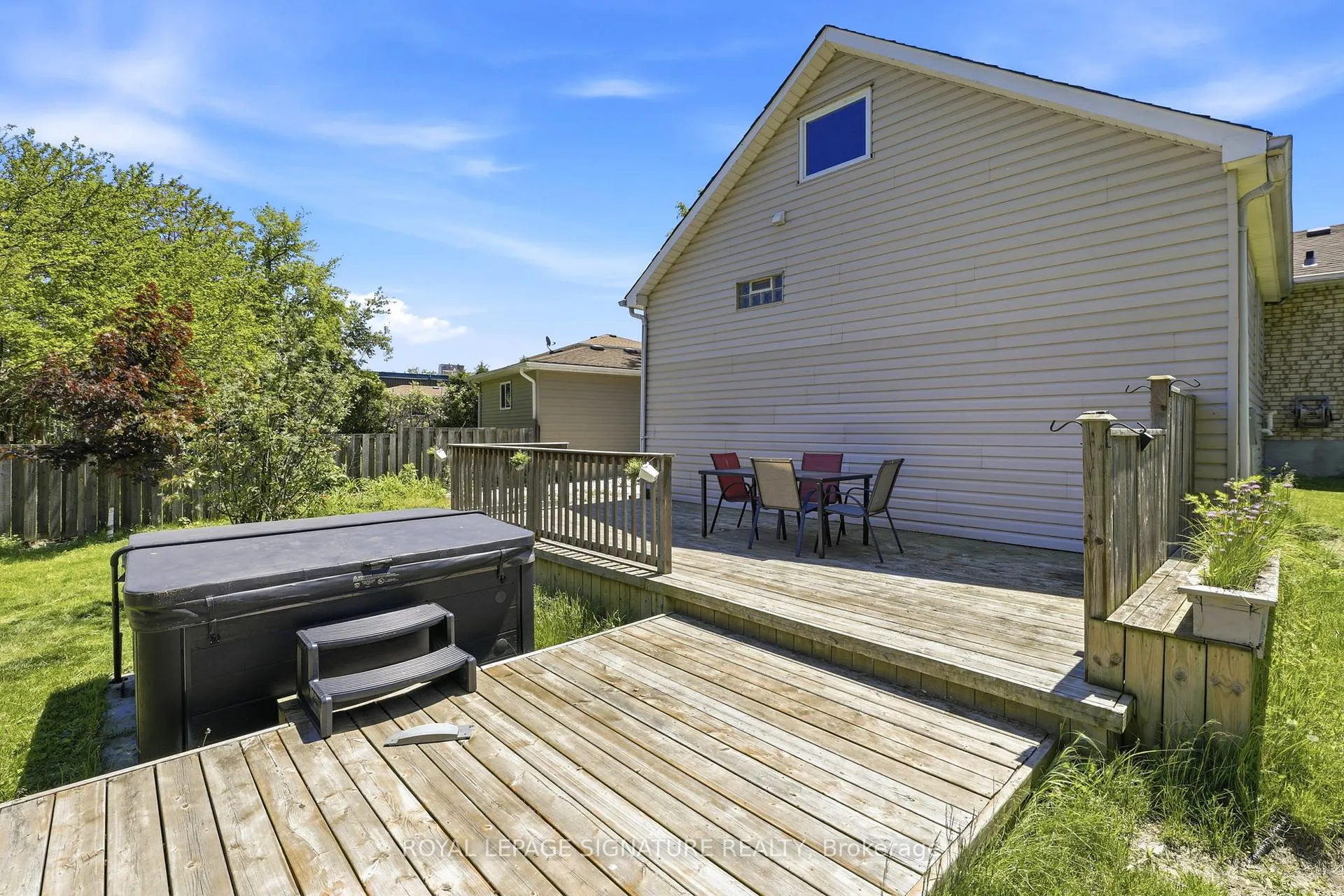 Photo 42 of 1114 Lakeshore Road, Sarnia — HOMEH
