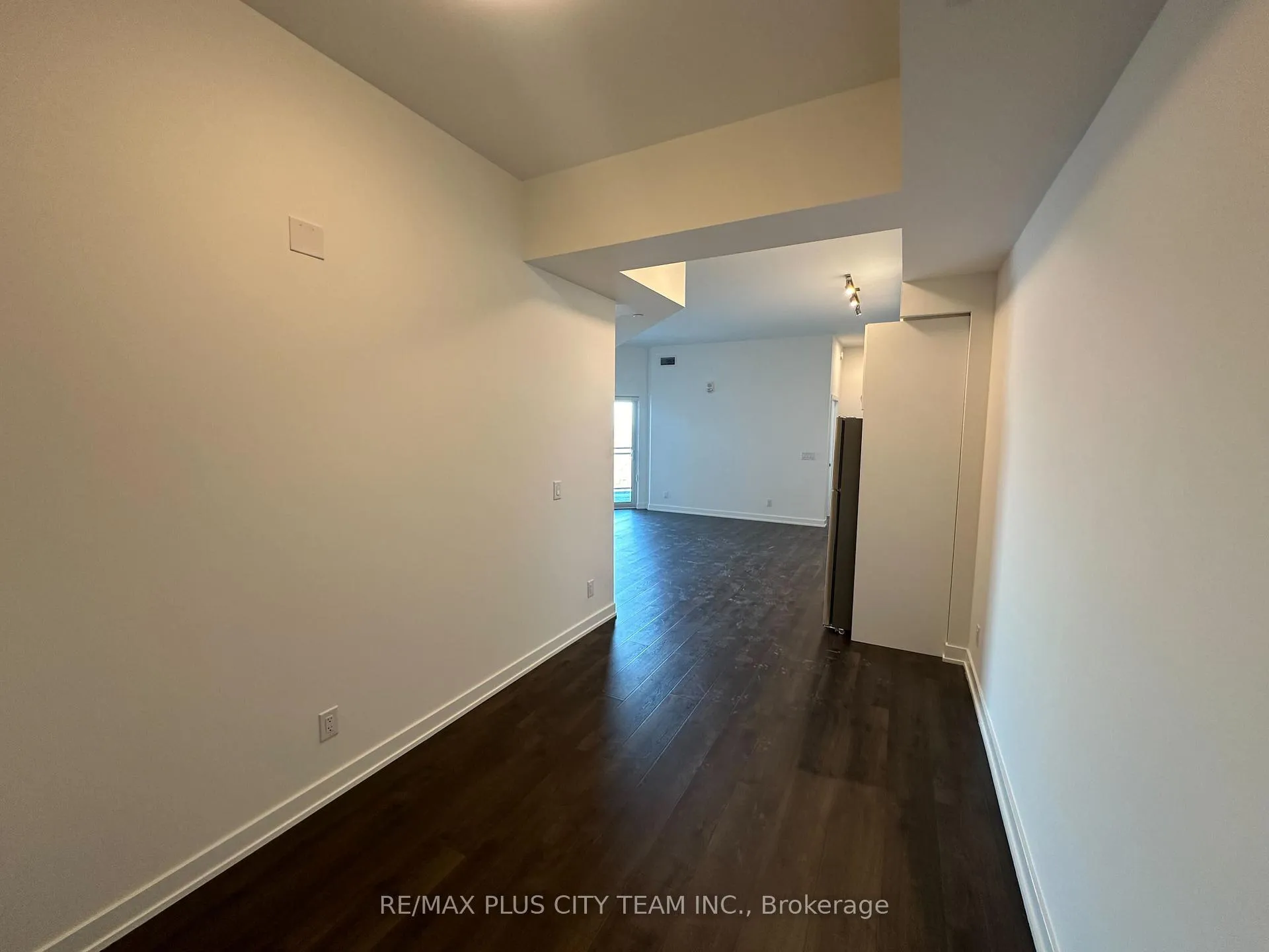 Photo 7 of Unit 1108, 56 Lakeside Terrace, Barrie, Little Lake — HOMEH