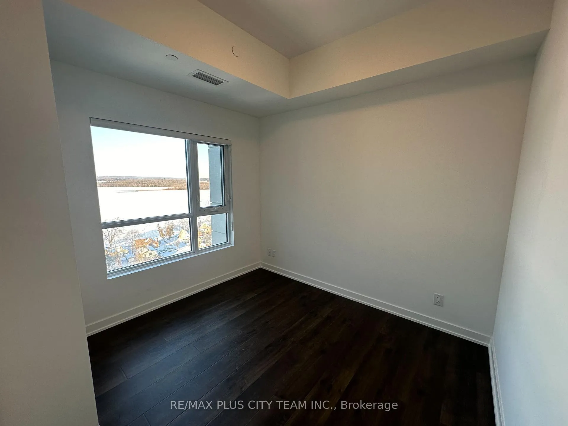 Photo 8 of Unit 1108, 56 Lakeside Terrace, Barrie, Little Lake — HOMEH