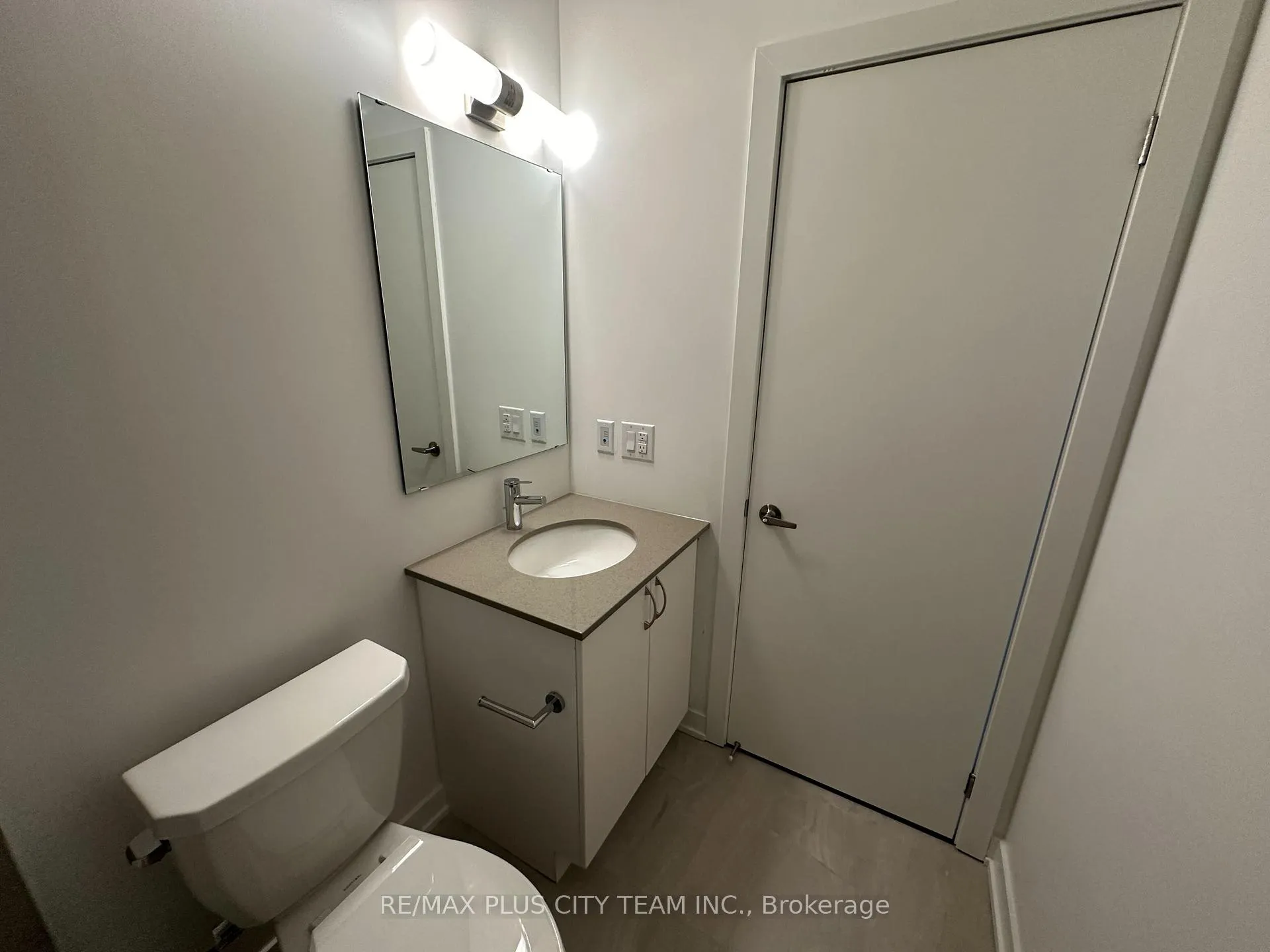 Photo 11 of Unit 1108, 56 Lakeside Terrace, Barrie, Little Lake — HOMEH