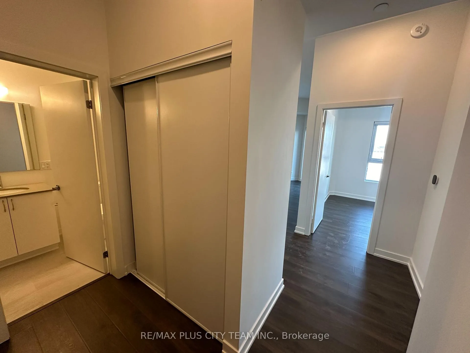Photo 16 of Unit 1108, 56 Lakeside Terrace, Barrie, Little Lake — HOMEH