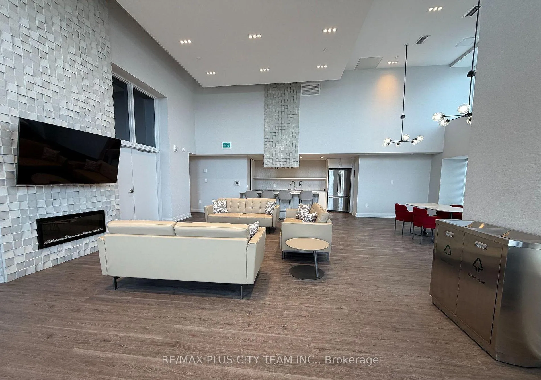 Photo 20 of Unit 1108, 56 Lakeside Terrace, Barrie, Little Lake — HOMEH