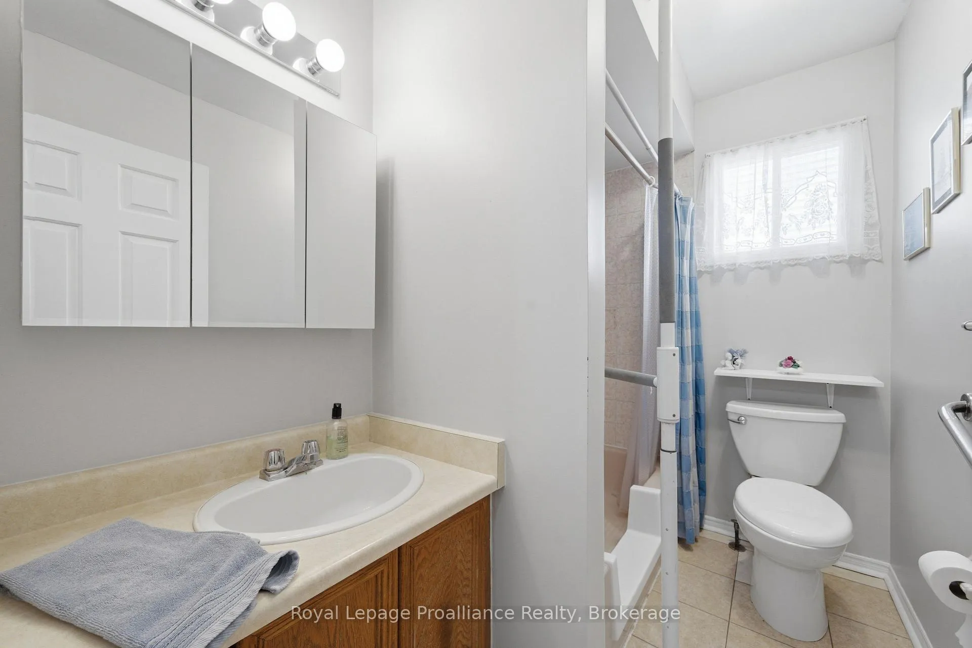 Photo 29 of 6 Doncaster Crescent, Clarington, Newcastle — HOMEH