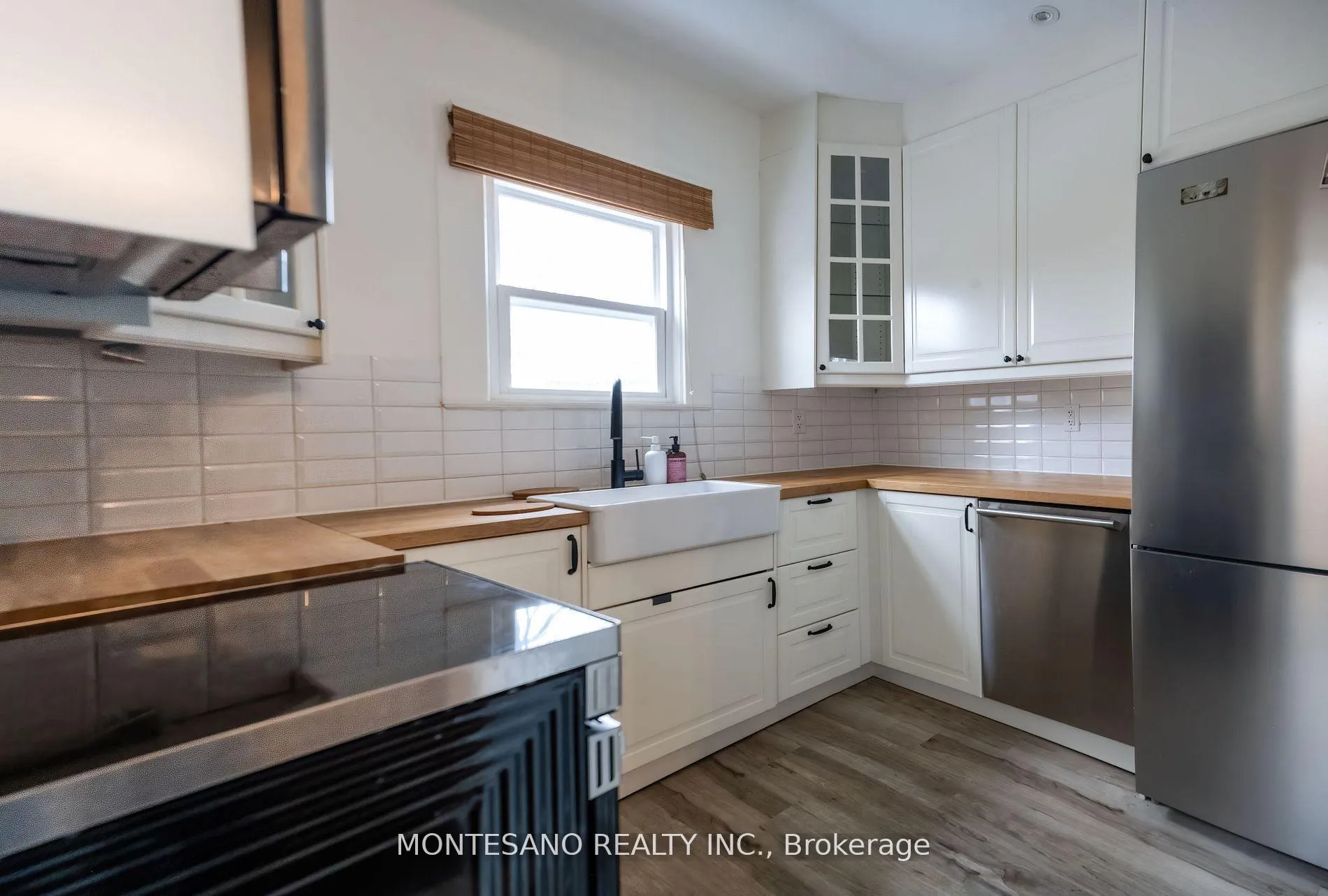 Photo 3 of 449 Rogers Road, Toronto, Keelesdale-Eglinton West — HOMEH