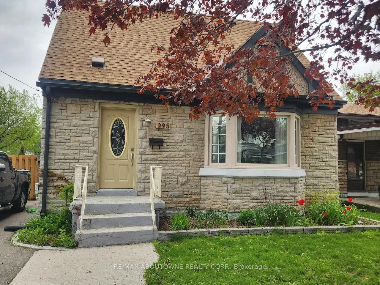 Photo 1 of 295 Queensdale Avenue E, Hamilton, Inch Park — HOMEH