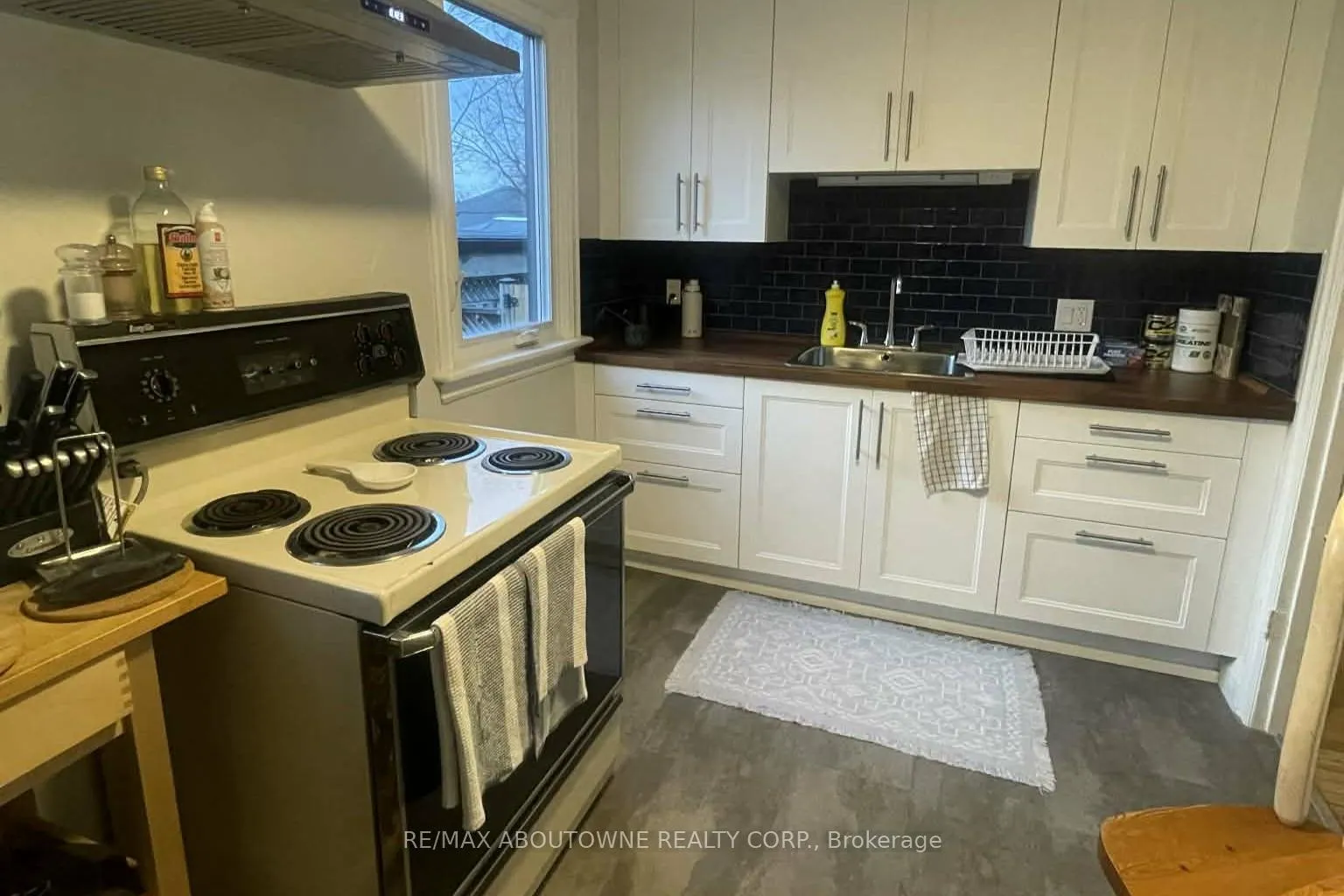 Photo 5 of 295 Queensdale Avenue E, Hamilton, Inch Park — HOMEH