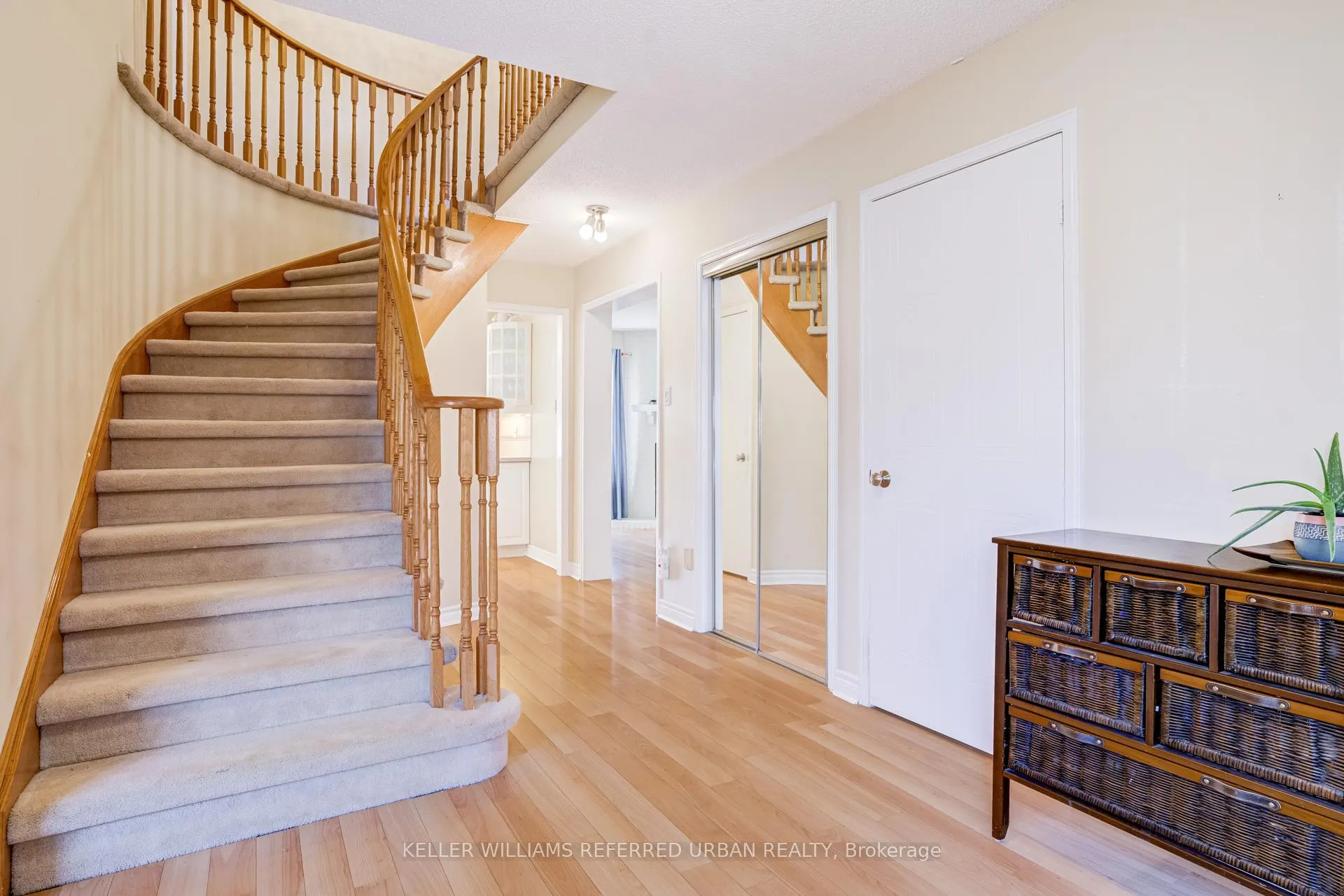 Photo 3 of 3626 Cartmel Road, Mississauga, Erin Mills — HOMEH