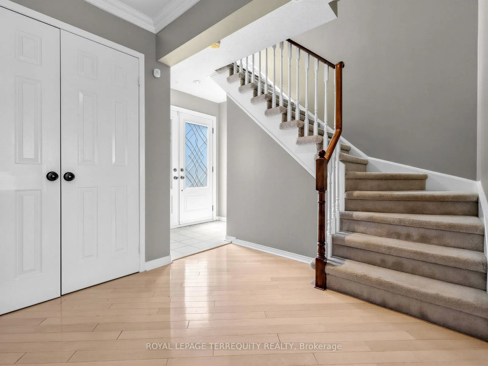 Photo 6 of 284 Pinnacle Trail, Aurora, Bayview Wellington — HOMEH